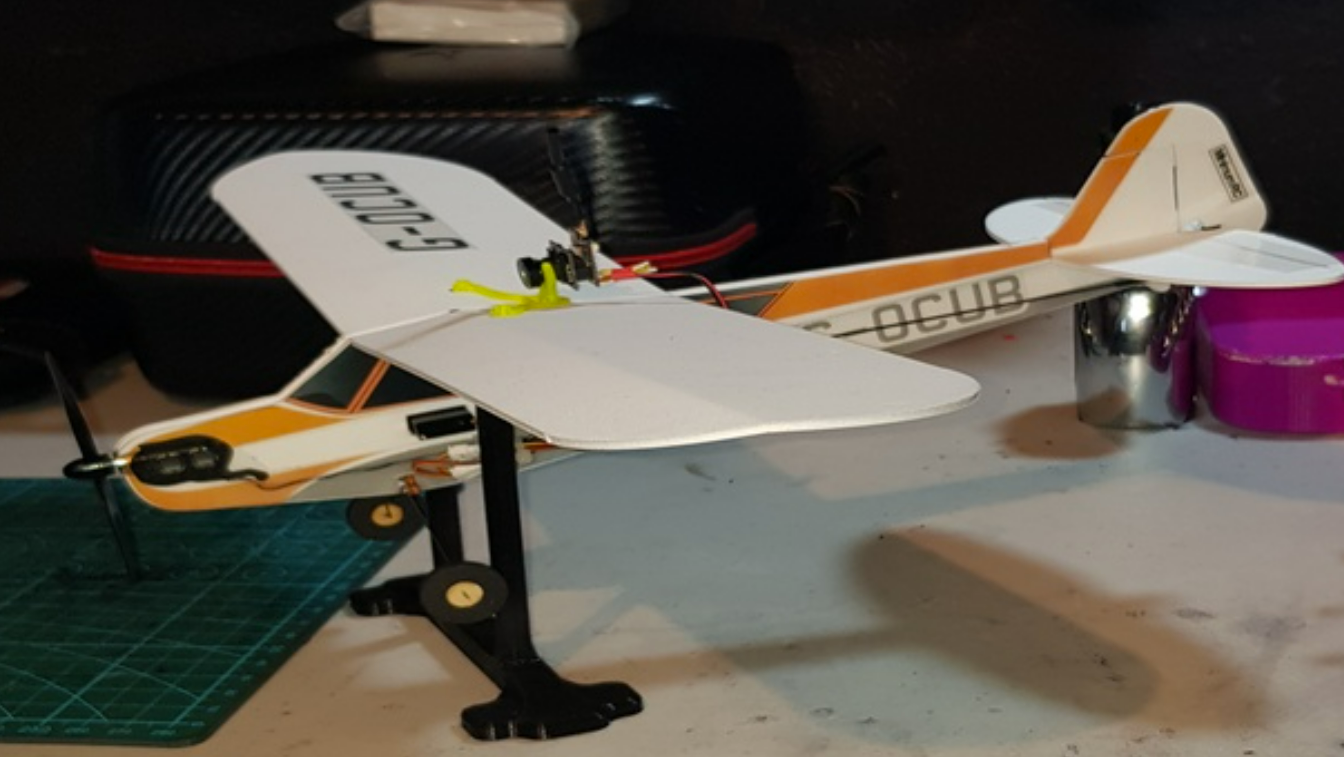 Thingiverse: COG - Center of Gravity Finder